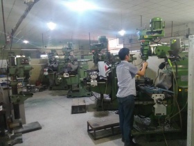 精焊機(jī)械科技數(shù)控銑床車間